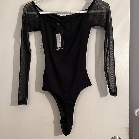 Black mesh off the shoulder long sleeve - Picture 2 of 4